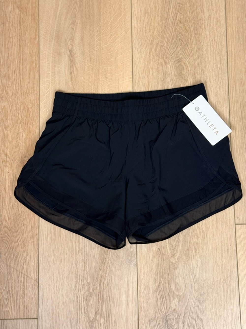 NWT Athleta Mesh Racer 4” Shorts Black Size Small